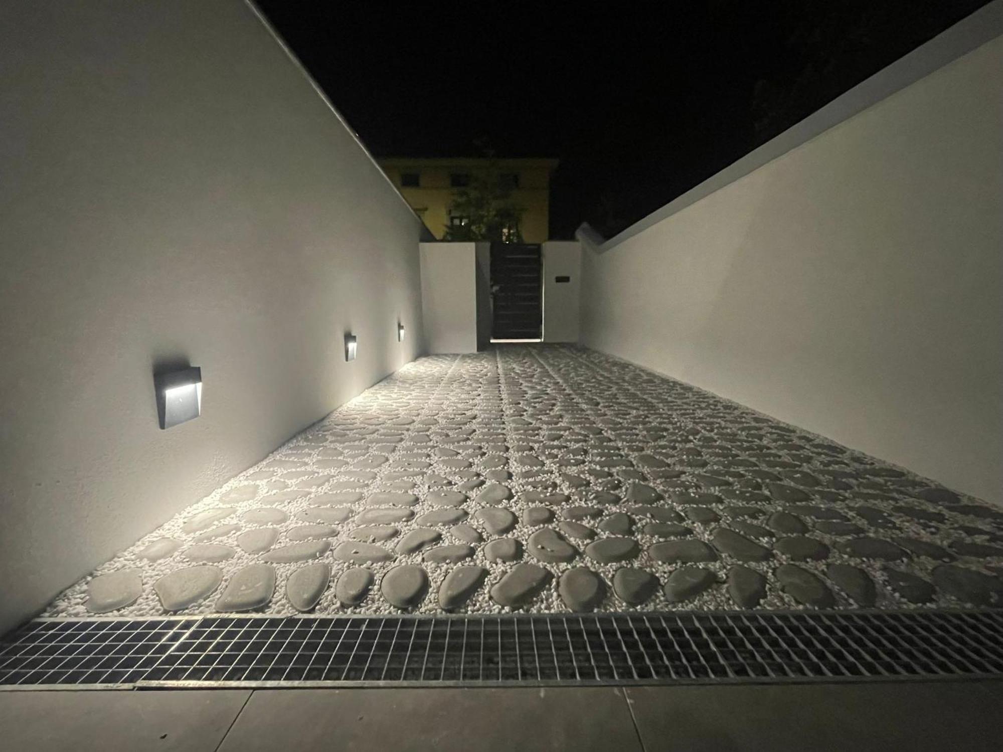 Elisa B - In Front Of The Walls Of Apartamento *